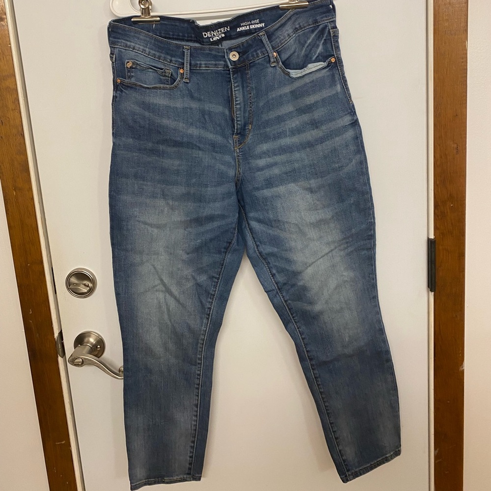 Levi Ankle Skinny Jeans